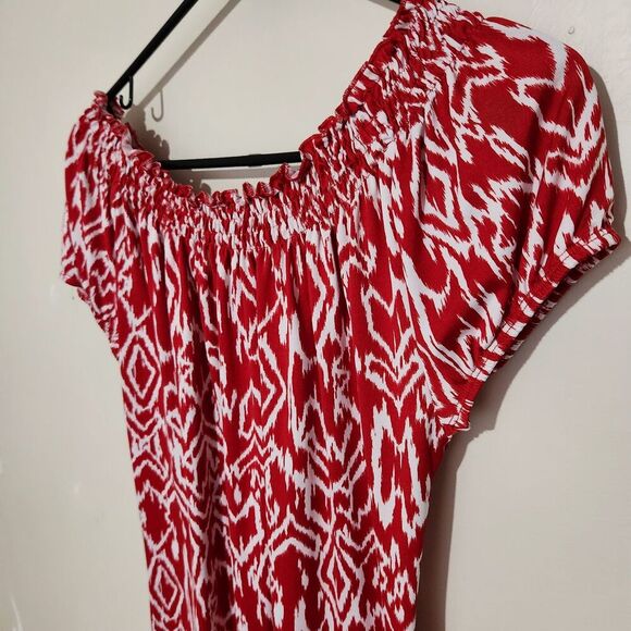 CAROL ROSE  Top Women Size Medium Red Short Sleeve Ruffle Wide Neck Relax Fit - Picture 5 of 10